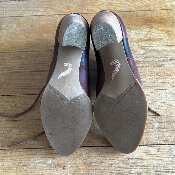 UGG Australia Chestnut Mackie Smooth Leather Boot women's size 9 - Picture 3 of 9